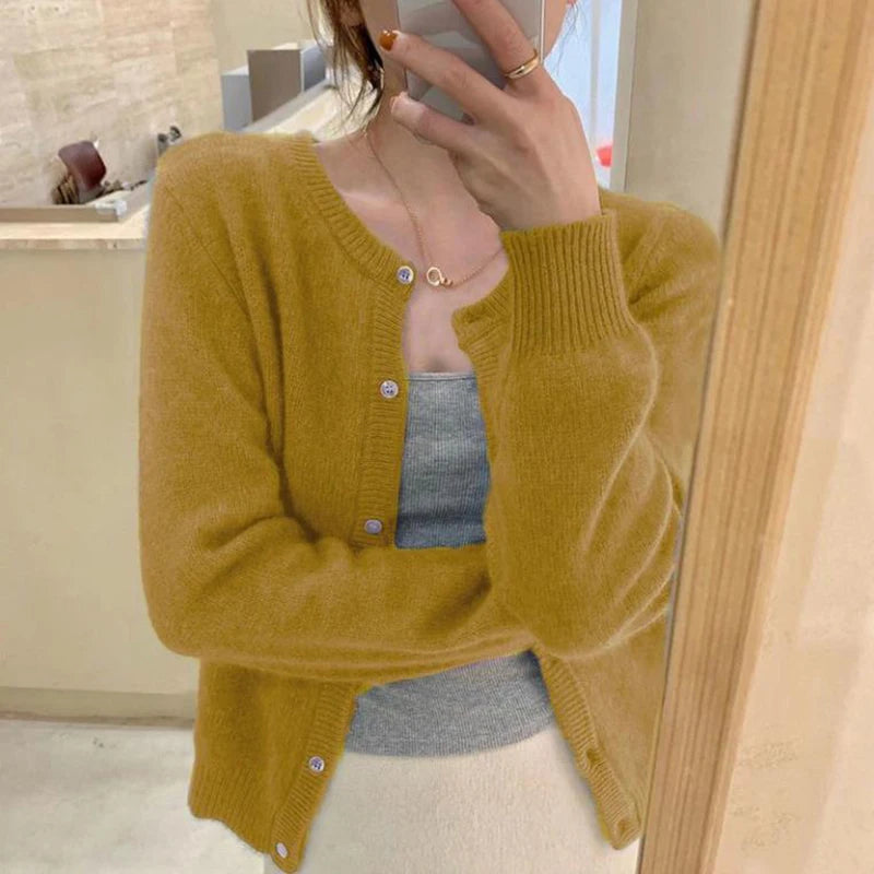 CozyCardigan - Kle deg i høstens omfavnende varme med vår koselige cardigan