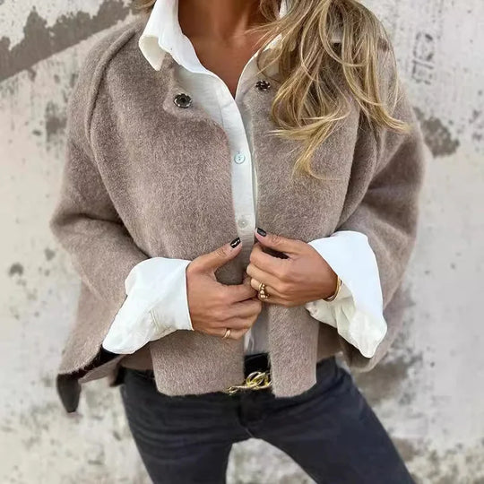 Elegant kort cardigan – høstens must-have i hver kvinnes garderobe!